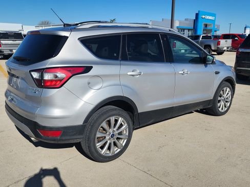Used 2017 Ford Escape Titanium image 4