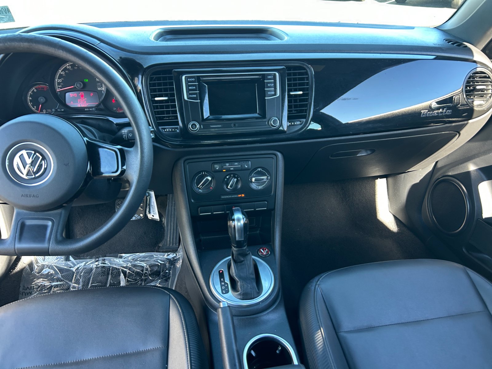 Used 2017 Volkswagen Beetle 1.8T Classic FWD image 19