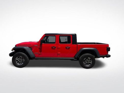 Used 2026 Jeep Gladiator Mojave AWD/4WD image 2