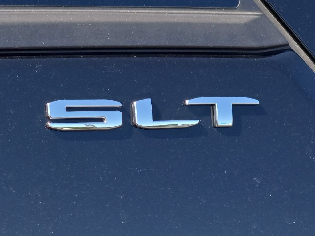 Used 2024 GMC Terrain SLT AWD/4WD image 18