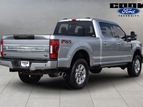 Used 2020 Ford F250 Platinum w/ FX4 Off-Road Package AWD/4WD image 3