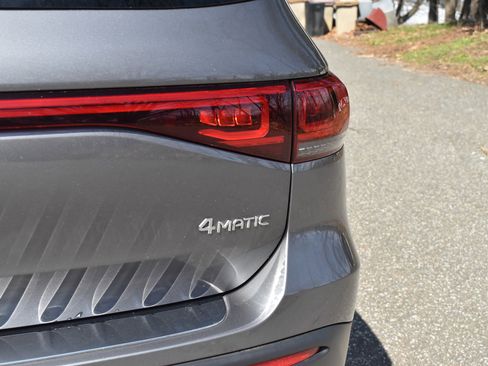 Used 2022 Mercedes-Benz EQB 350 4MATIC image 16