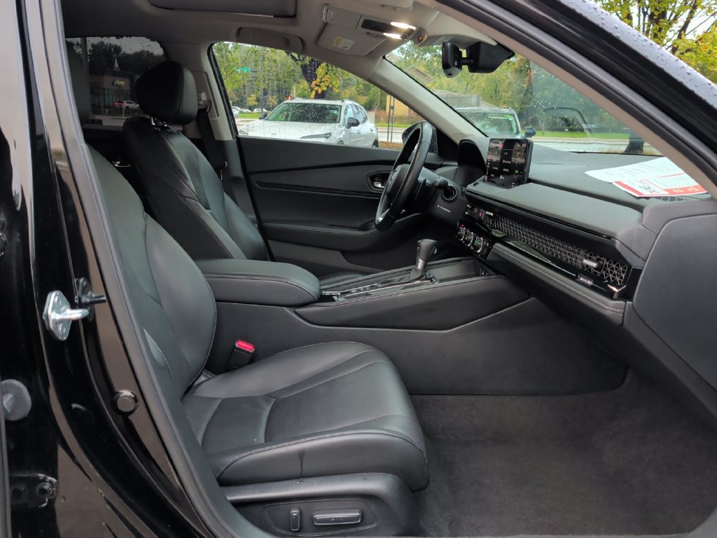 Used 2024 Honda Accord Touring image 37
