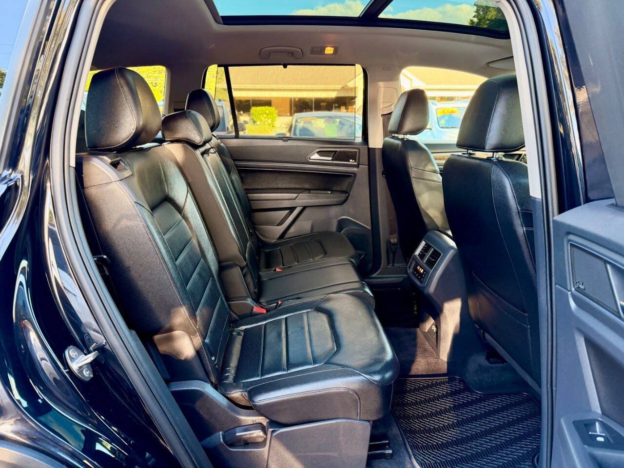 Used 2018 Volkswagen Atlas SEL Premium AWD/4WD image 25