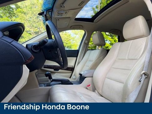 Used 2010 Honda Crosstour EX-L image 17