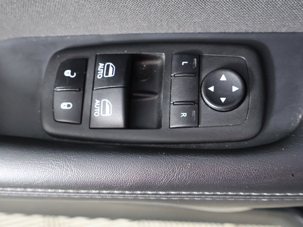 Used 2023 Dodge Challenger SXT RWD image 29
