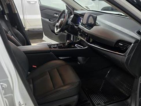 Used 2024 Nissan Rogue SL w/ SL Premium Package AWD/4WD image 16