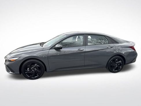 Used 2026 Hyundai Elantra Sport image 2