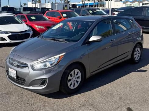 Used 2015 Hyundai Accent GS FWD image 2