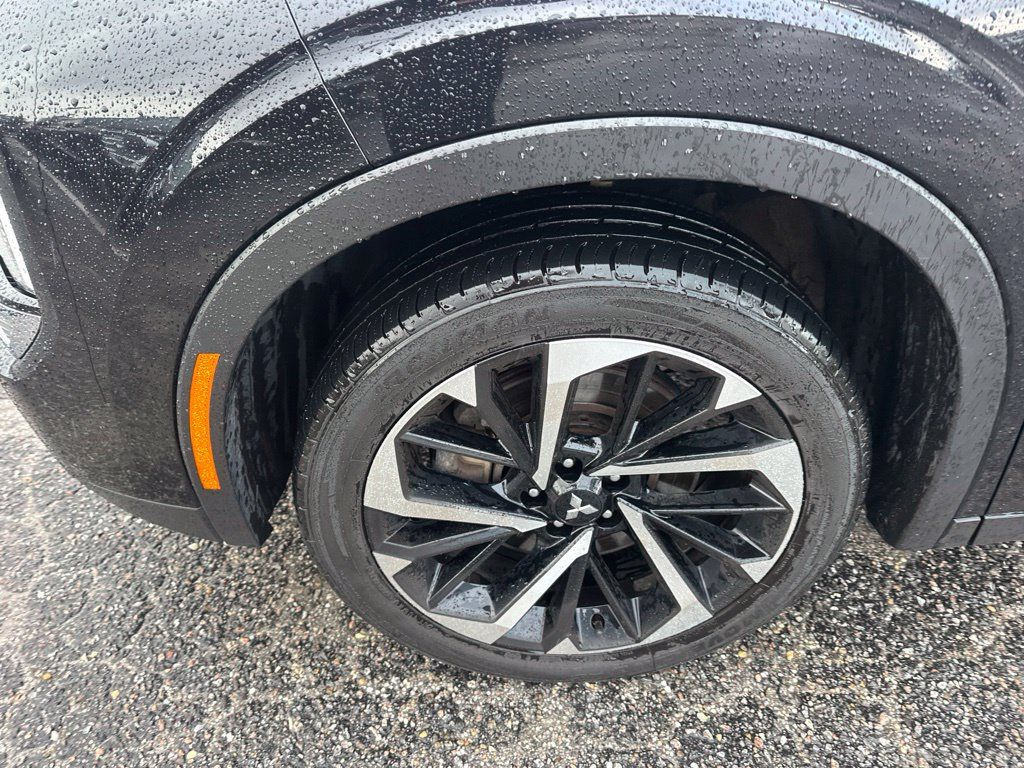 Used 2024 Mitsubishi Outlander SE AWD/4WD image 10