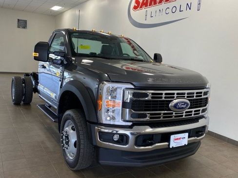 New 2026 Ford F550 4x4 Regular Cab Super Duty image 2