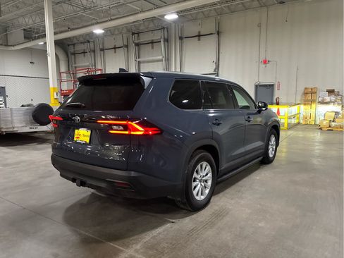 Used 2025 Toyota Grand Highlander AWD Hybrid image 6