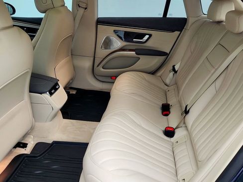 Used 2023 Mercedes-Benz EQS 580 4MATIC Sedan image 21