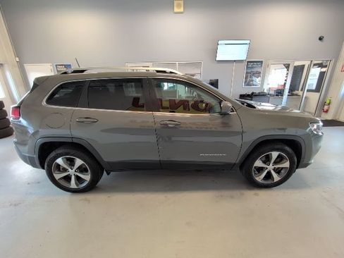 Used 2020 Jeep Cherokee Limited AWD/4WD image 6