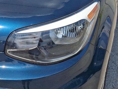 Used 2017 Kia Soul + FWD image 8