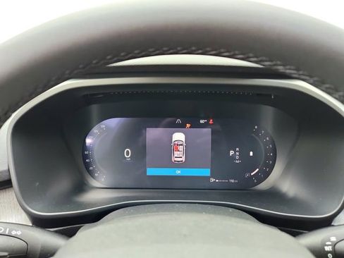 New 2026 Volvo XC40 B5 Core w/ Climate Package image 19