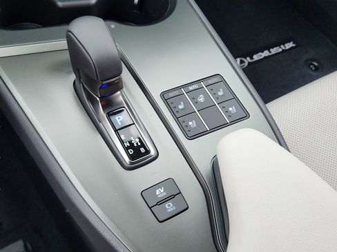 New 2026 Lexus UX 300h FWD image 13