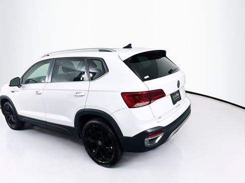 Used 2024 Volkswagen Taos SE image 5