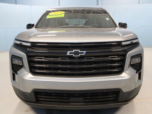 Used 2025 Chevrolet Traverse LT w/ Enhanced Driving Package FWD image 24