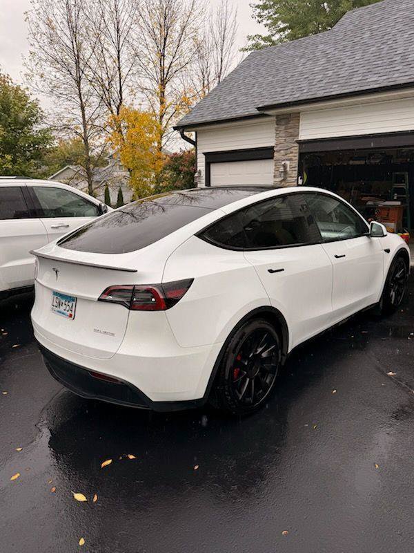 Used 2023 Tesla Model Y Performance AWD/4WD image 3