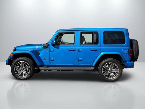Used 2023 Jeep Wrangler Unlimited Sahara AWD/4WD image 2