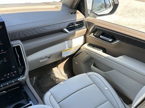 New 2026 GMC Yukon Denali w/ Denali Reserve Package image 16