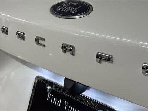 Used 2024 Ford Escape Platinum image 10