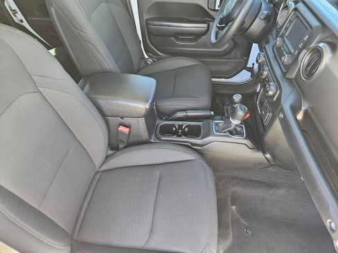 Used 2020 Jeep Gladiator Sport AWD/4WD image 18