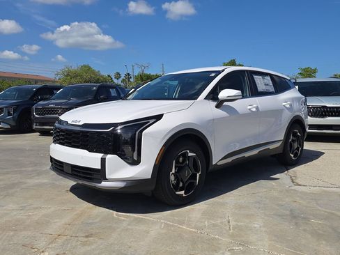 New 2026 Kia Sportage EX FWD image 4
