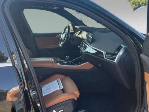 Used 2023 BMW X5 xDrive40i w/ Premium Package AWD/4WD image 3