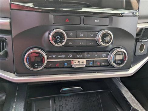 Used 2022 Ford Expedition Max XLT image 8