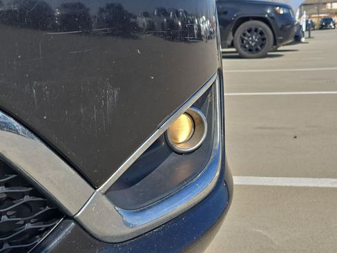 Used 2018 Chrysler Pacifica Touring-L image 10