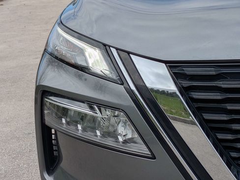 Used 2023 Nissan Rogue SV FWD image 10
