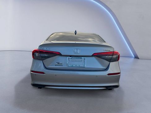 Used 2024 Honda Civic Touring image 4