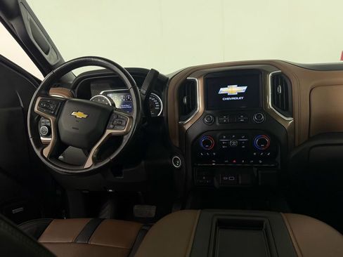 Used 2022 Chevrolet Silverado 1500 High Country w/ Z71 Off-Road Package AWD/4WD image 32