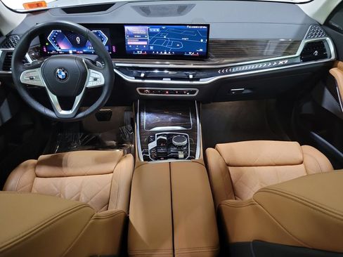 Used 2025 BMW X7 xDrive40i AWD/4WD image 25