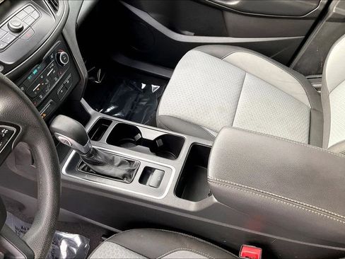 Used 2019 Ford Escape SE image 17