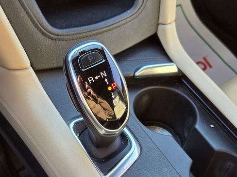 Used 2017 Cadillac XT5 Luxury w/ Driver Awareness Package image 25