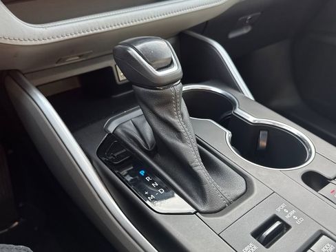 Used 2022 Toyota Highlander XLE image 28