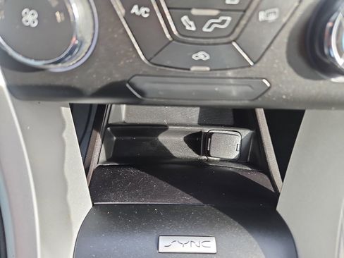 Used 2016 Ford Fusion SE image 29