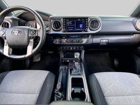Used 2023 Toyota Tacoma TRD Off-Road w/ Technology Package AWD/4WD image 15