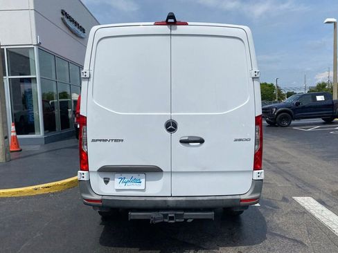Used 2024 Mercedes-Benz Sprinter 2500 image 8