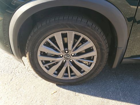 Used 2022 Nissan Pathfinder SL w/ SL Premium Package image 4