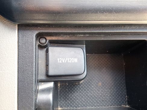 Used 2013 Toyota Camry LE image 23