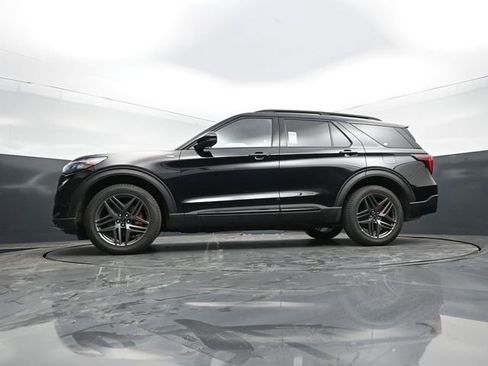 Used 2025 Ford Explorer ST-Line w/ ST-Line Street Pack AWD/4WD image 54