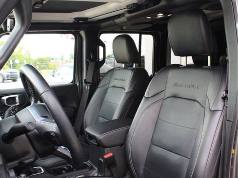 Used 2022 Jeep Wrangler Unlimited Sahara AWD/4WD image 10