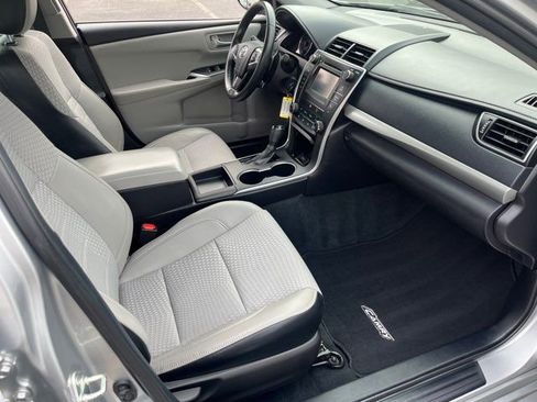 Used 2015 Toyota Camry SE image 7
