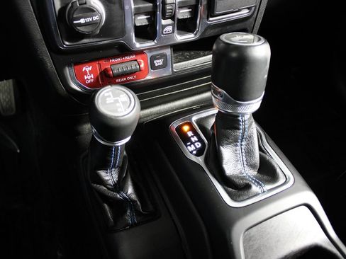 Used 2022 Jeep Wrangler Unlimited Rubicon 4xe w/ Steel Bumper Group AWD/4WD image 31