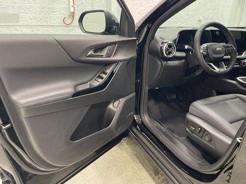 New 2026 Chevrolet Equinox LT w/ Convenience Package II image 12