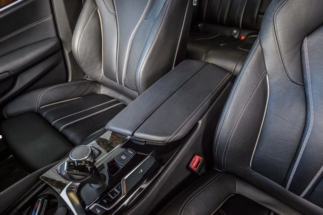 Used 2019 BMW 540i w/ M Sport Package RWD image 32